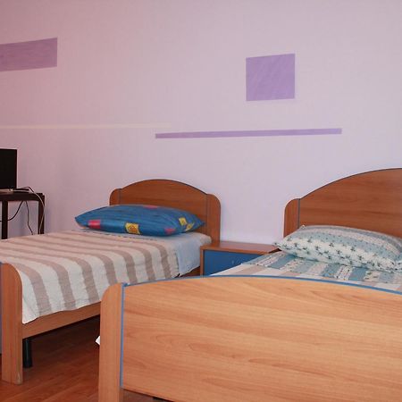 Apartments Ana Пула Екстериор снимка