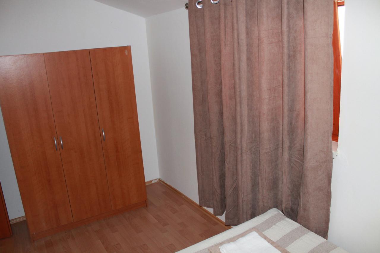 Apartments Ana Пула Екстериор снимка