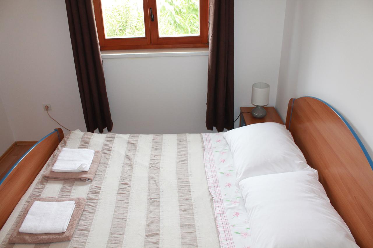 Apartments Ana Пула Екстериор снимка