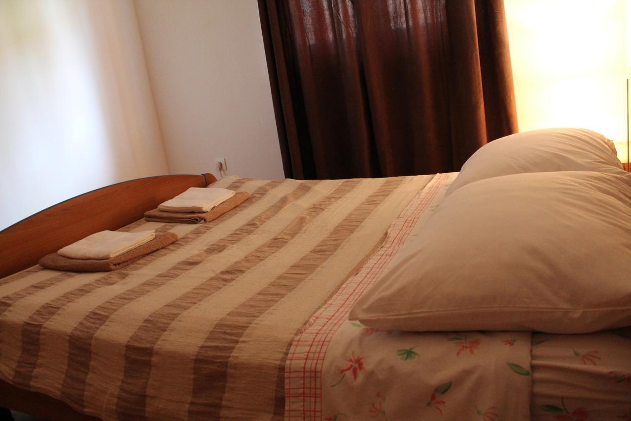 Apartments Ana Пула Екстериор снимка