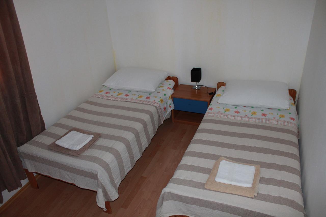 Apartments Ana Пула Екстериор снимка