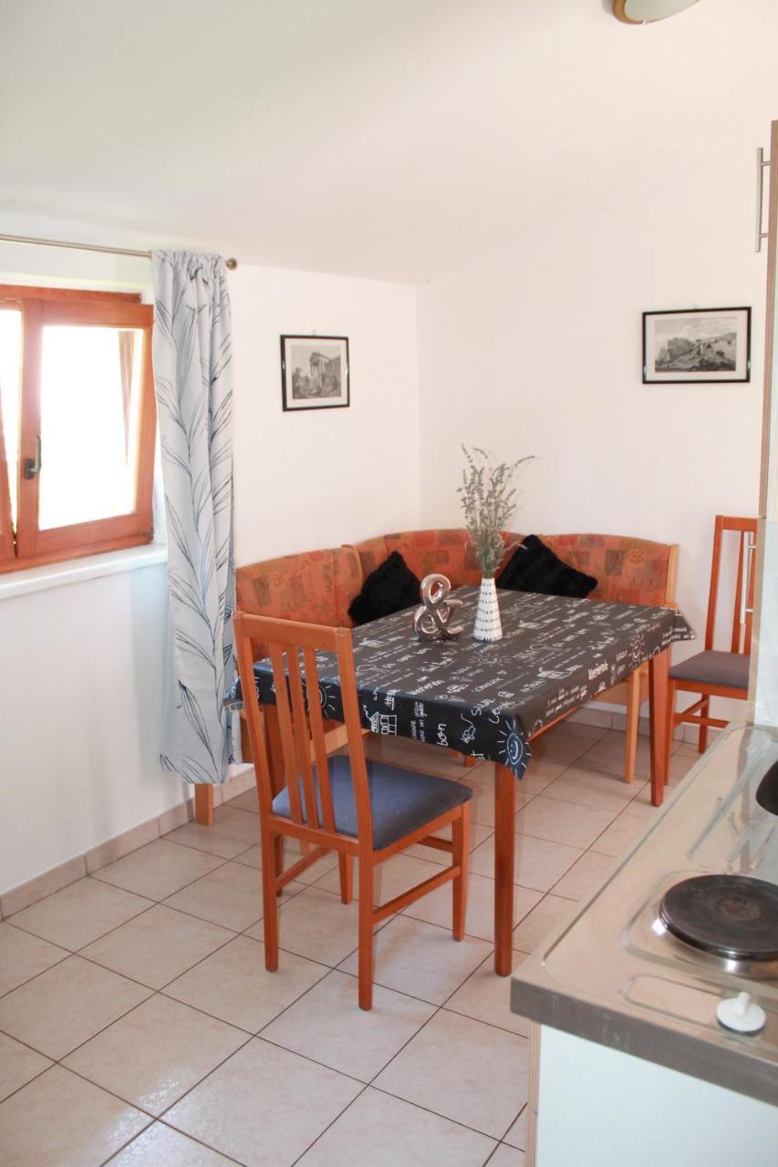 Apartments Ana Пула Екстериор снимка